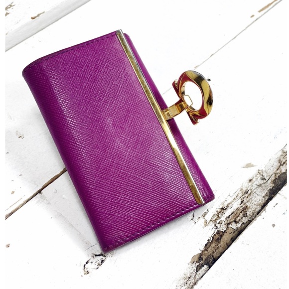 Salvatore Ferragamo Gancio Key Holder - Picture 3 of 9